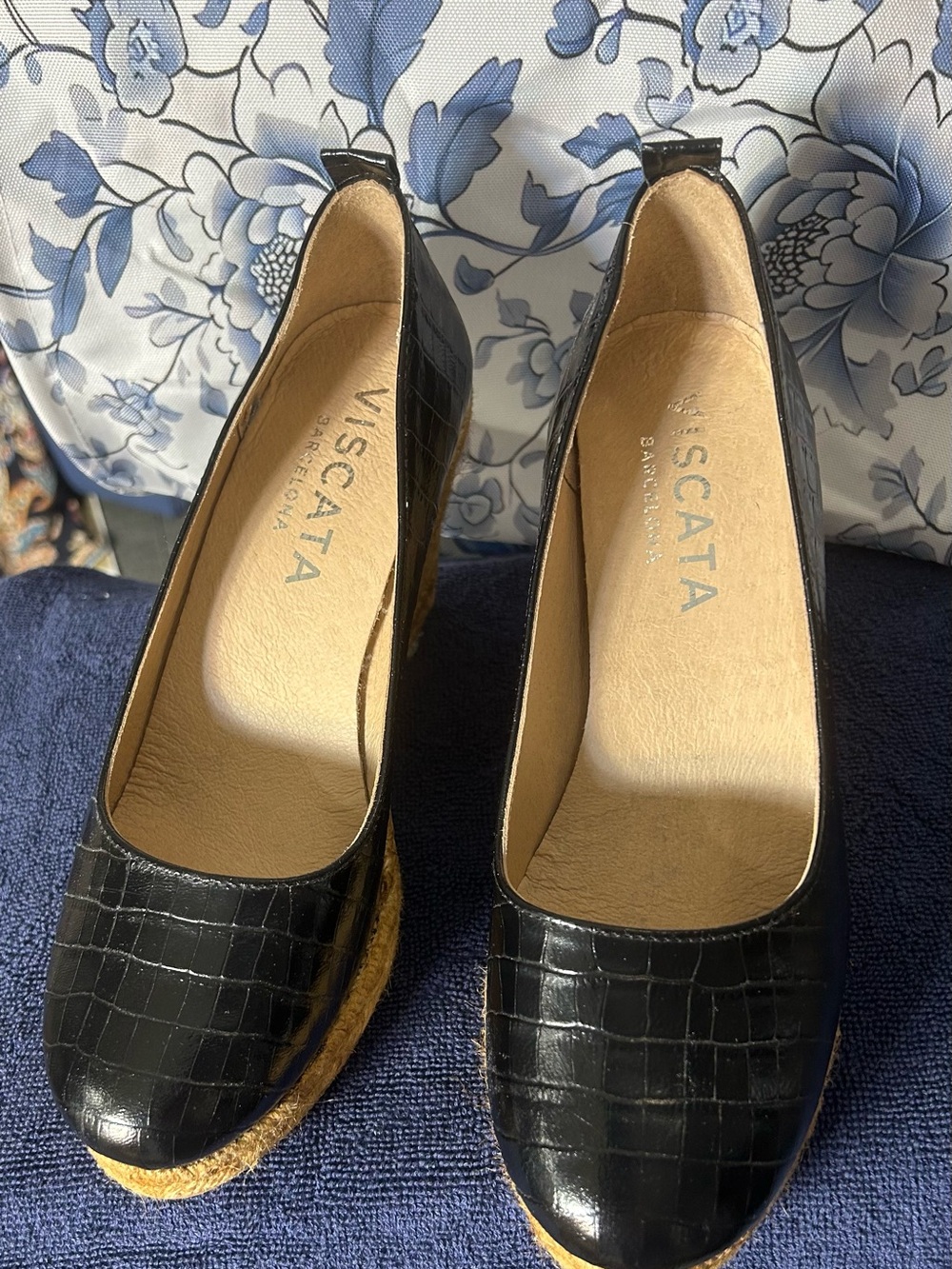 VISCATA Black Croc-Embossed Espadrille Wedge